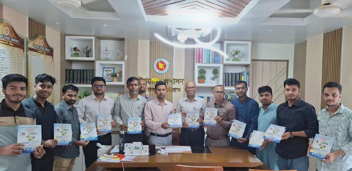 বোয়ালখালীতে আসাদীয়া নূরীয়া সেহাবীয়া মেধা অন্বেষণ বৃত্তির ফরম বিতরণ