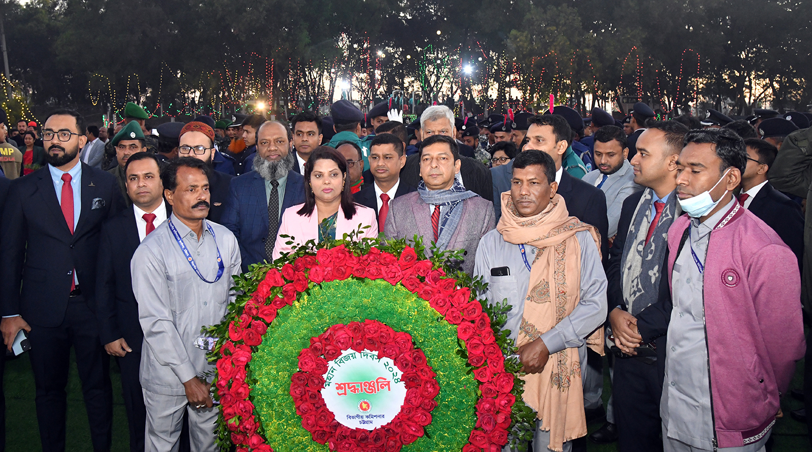 যথাযোগ্য মর্যাদায় ও উৎসবমুখর পরিবেশে চট্টগ্রামে বিজয় দিবস উদযাপিত